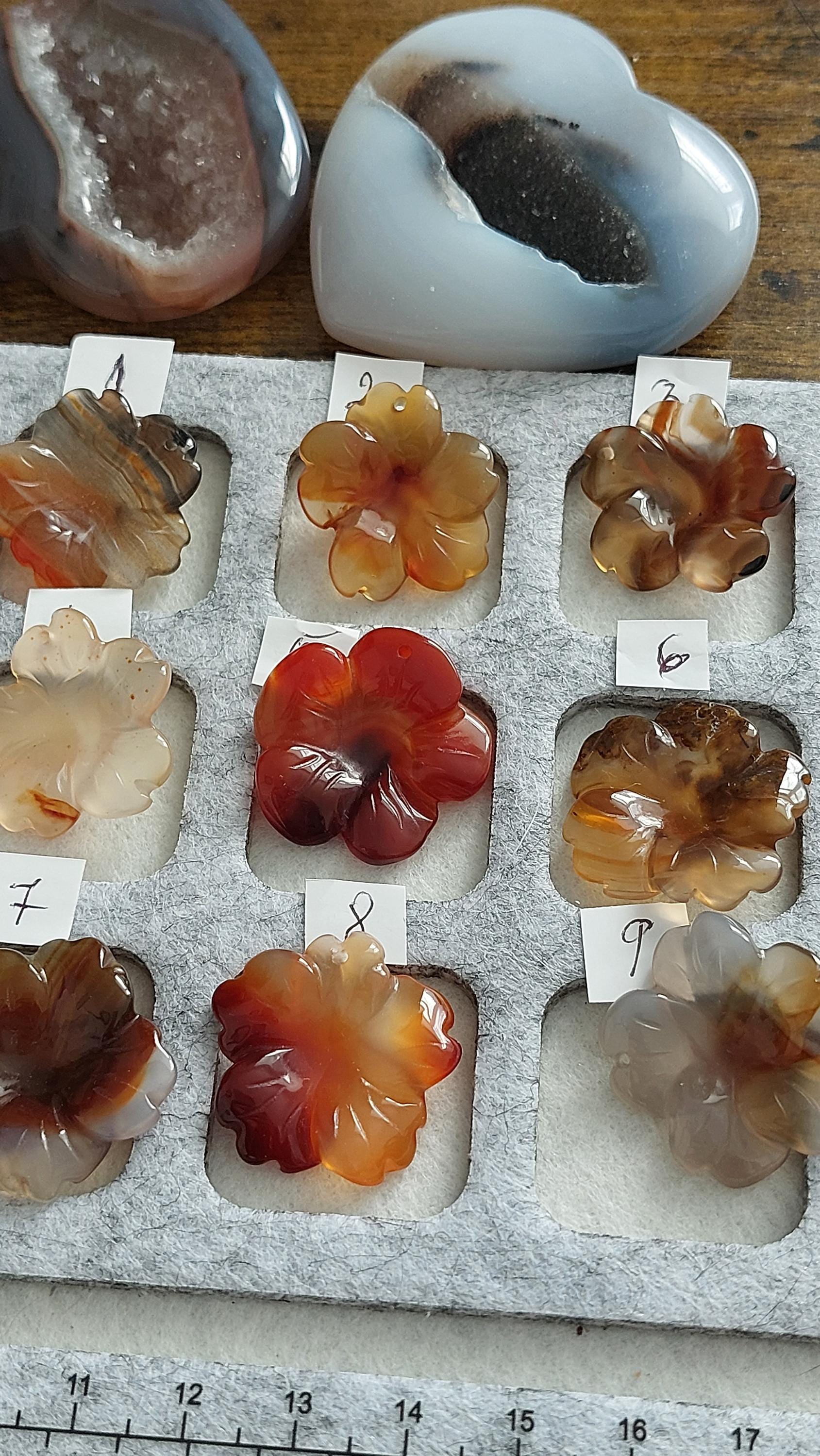 Natural agate pendants carved flower 22-25mm