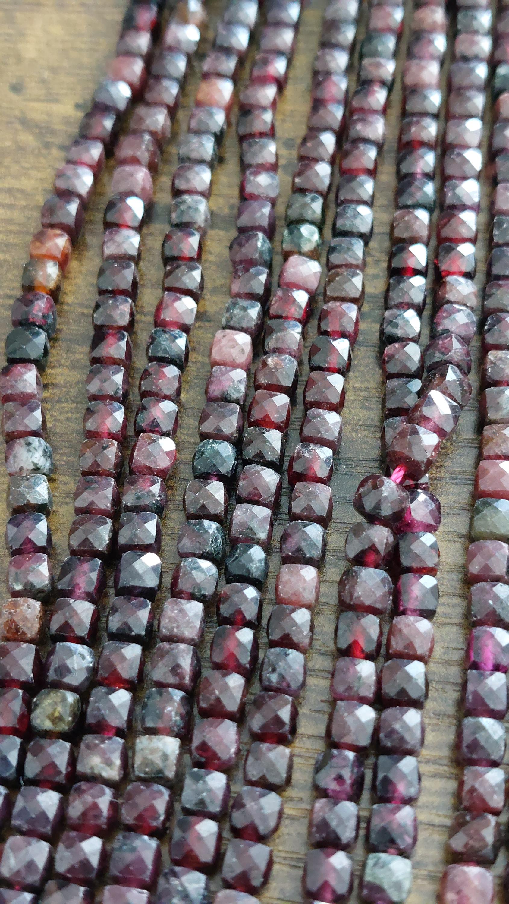 garnet beads facetted cube