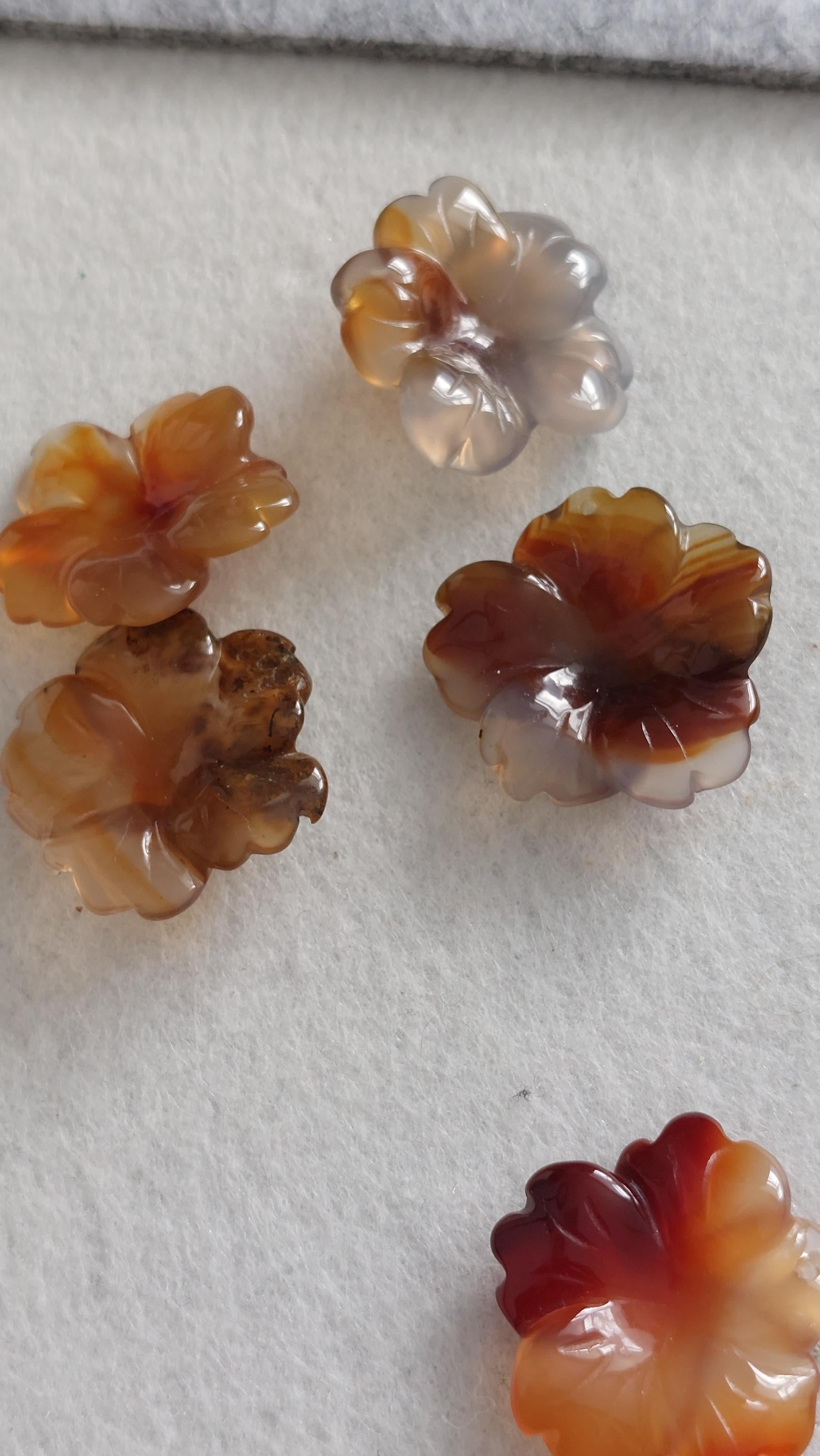 Natural agate pendants carved flower 22-25mm