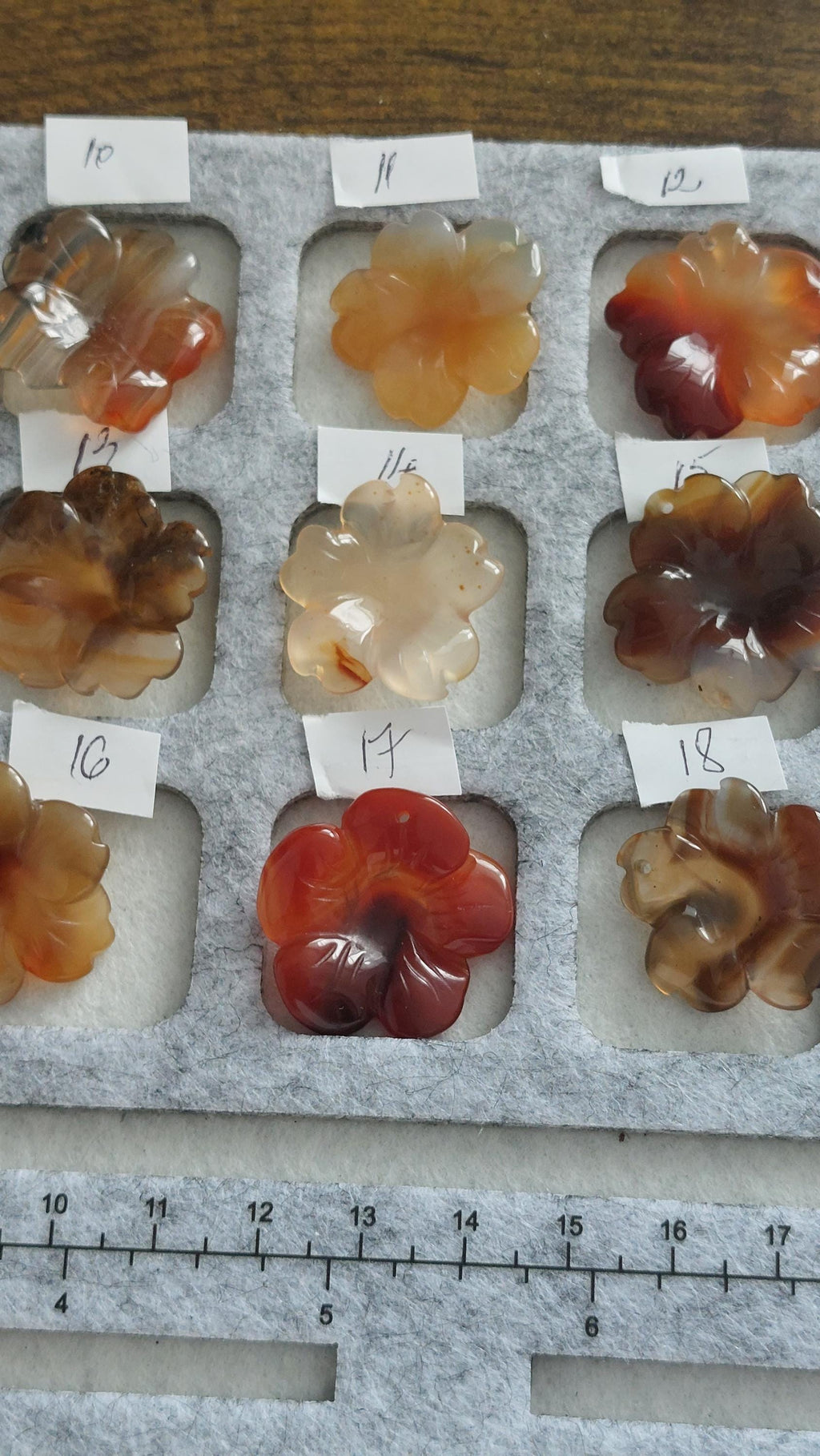 Natural agate pendants carved flower 22-25mm